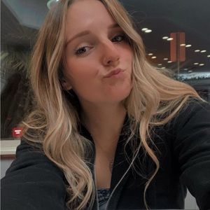 Meet your Posher, Abby